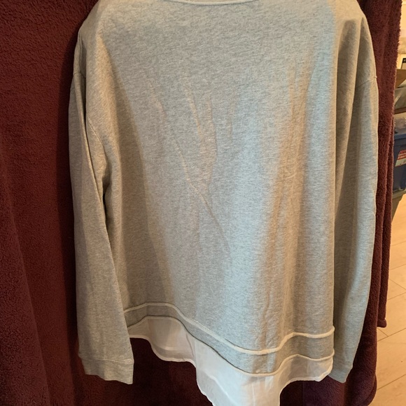 Disney adorable “Minnie” long sleeve pullover. - Picture 7 of 9